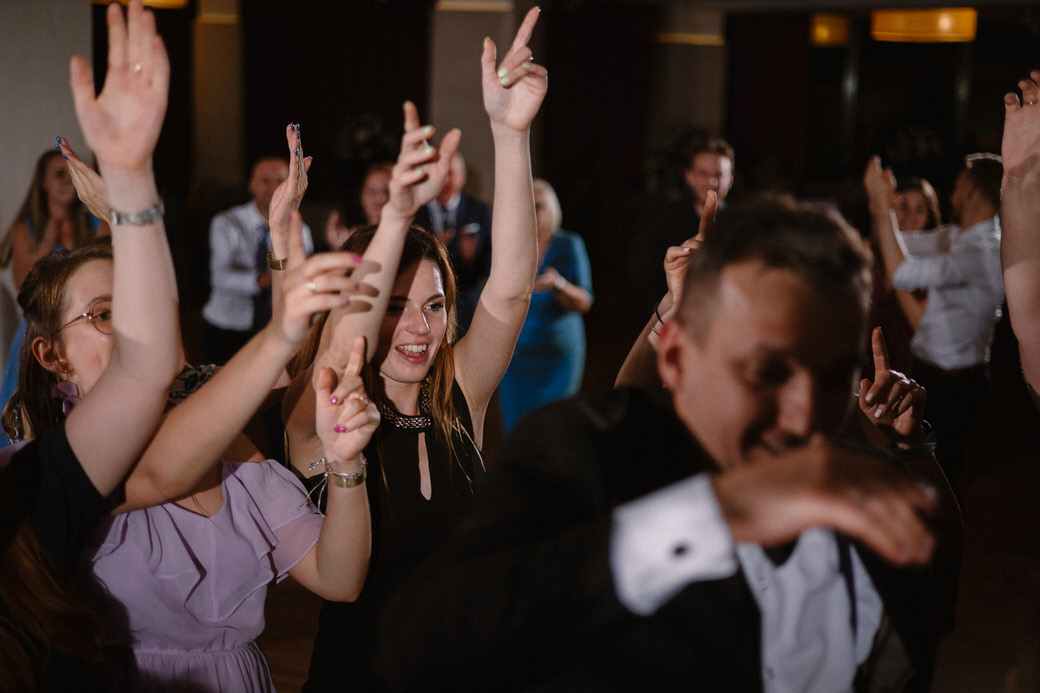 Fotografia ślubna reportażowa czy pozowana?